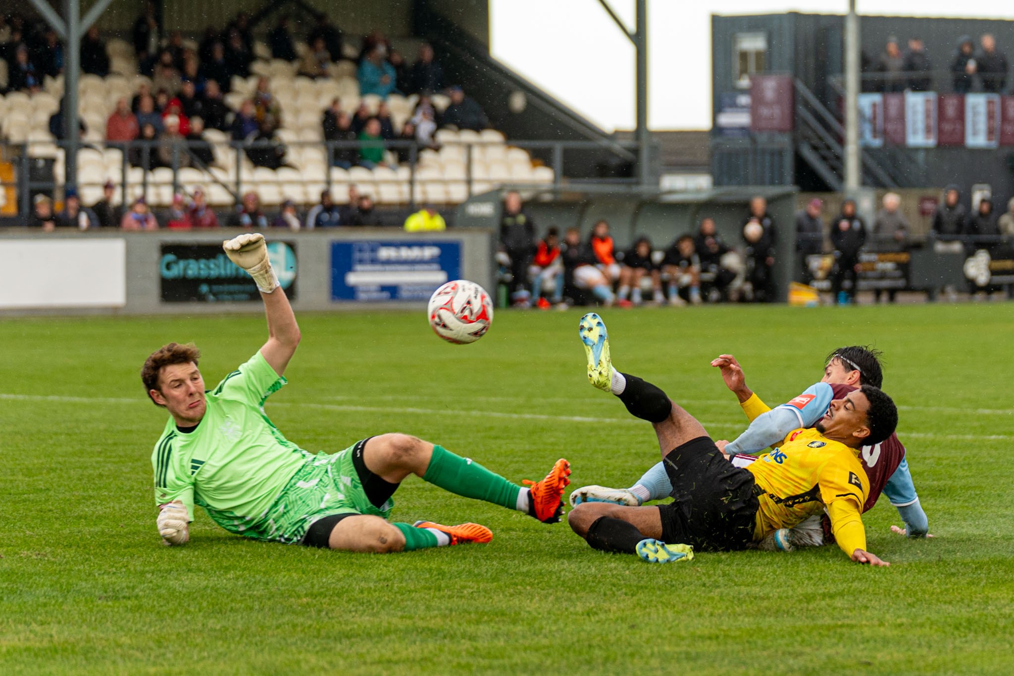 Emley AFC 1 Gainsborough Trinity 2